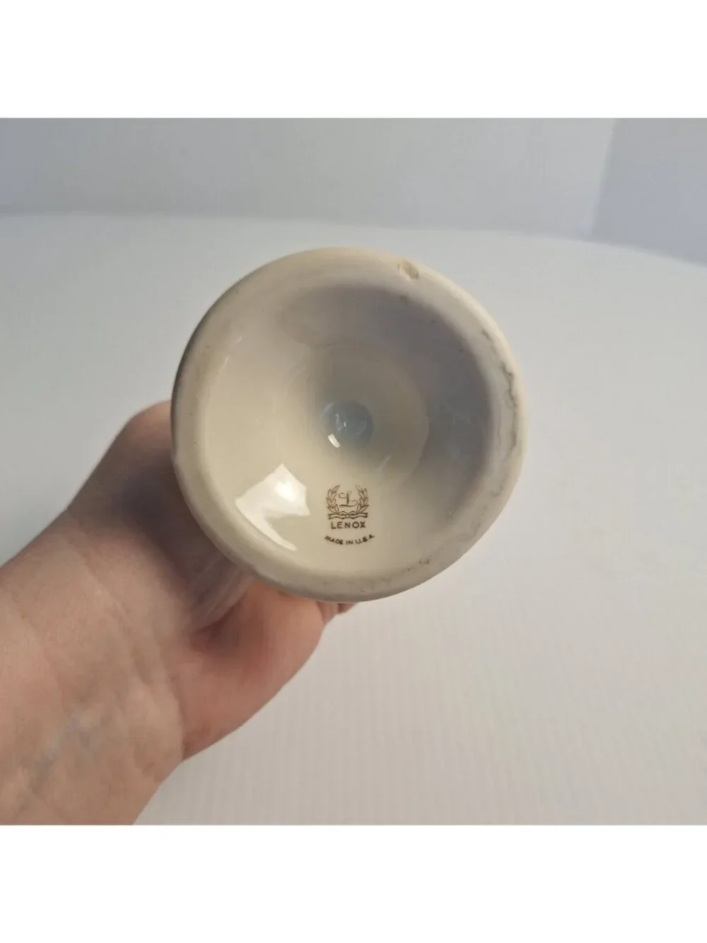 LENOX IVORY PORCELAIN FLORENTINE COLLECTION VINTAGE EMBOSSED BUD VASE 10.5